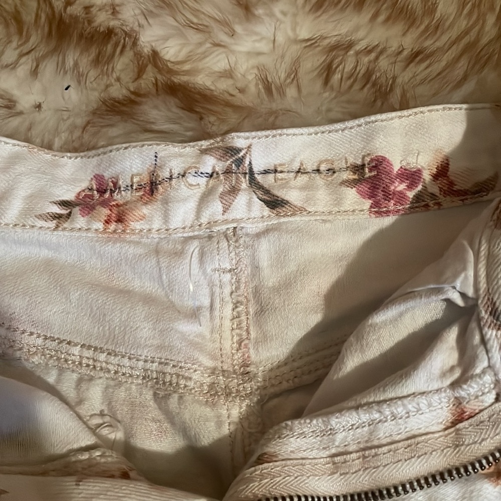 AE floral mom shorts 6 - Picture 4 of 6